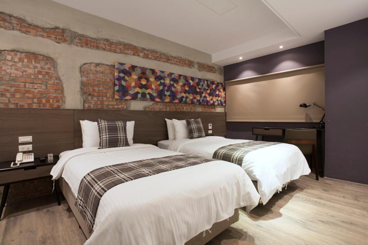 P&F Hotel Taichung Exterior photo